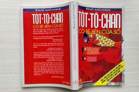 Tottochan Co be ben cua so